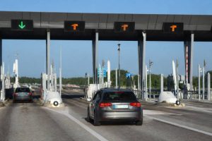 Le télépéage et ses avantages : gagner du temps sur la route