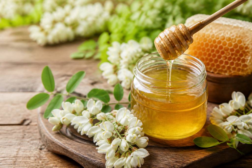 Les bienfaits du miel d'acacia : vertus et usages au quotidien